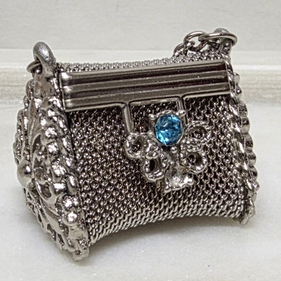 ANTIQUE Miniature Silver Mesh Pillbox/Coin PurseCOLLECTORS ITEM
